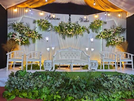 reception stage decoration with flowers garden style
